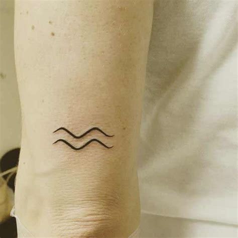 55+ Best Aquarius Tattoos: A Symbolic Tribute to the Water。